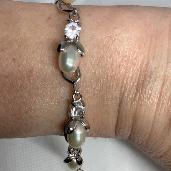 Freshwater Pearl and Australian Crystal Bracelet, w/ a Lobster Clasp(NWT) J69 - Picture 6 of 6